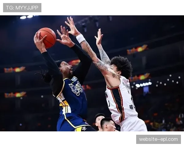 阿利兹·约翰逊需适应CBA对抗节奏，深圳锋线轮换因此更加灵活